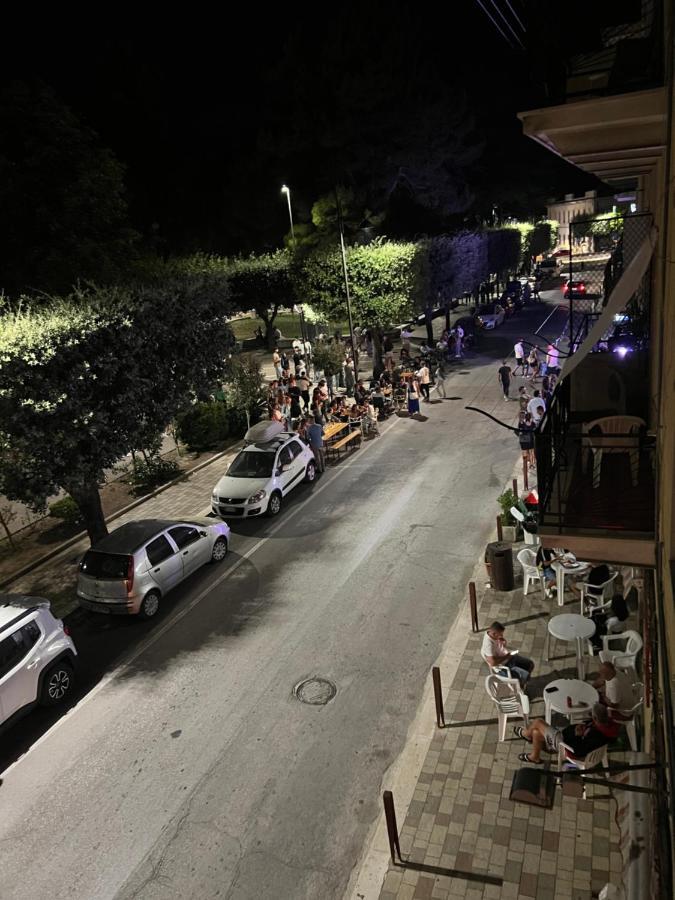 Appartamento Vicomania Vico Del Gargano Esterno foto